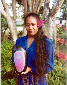 Rolling-Stone_Tonga woman